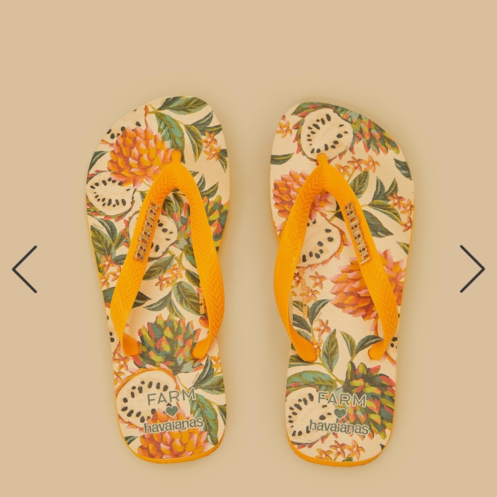 NWT Havaianas x FARM Rio Flip Flops